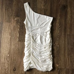 NWOT Forever 21 Ruched White Dress 🤩⚪️